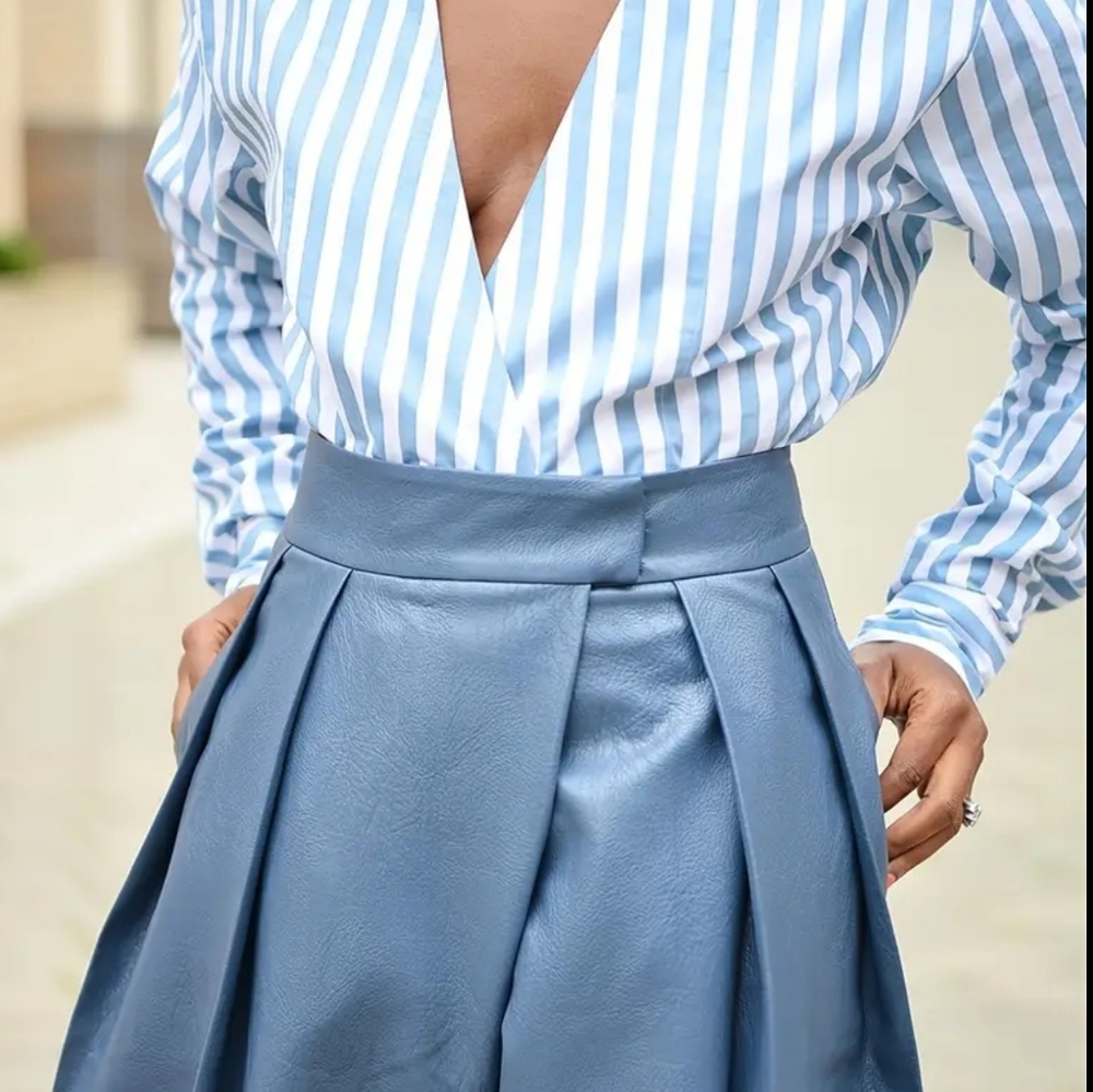 Stylish Blue High-Waisted Pants - Picture 3 of 4